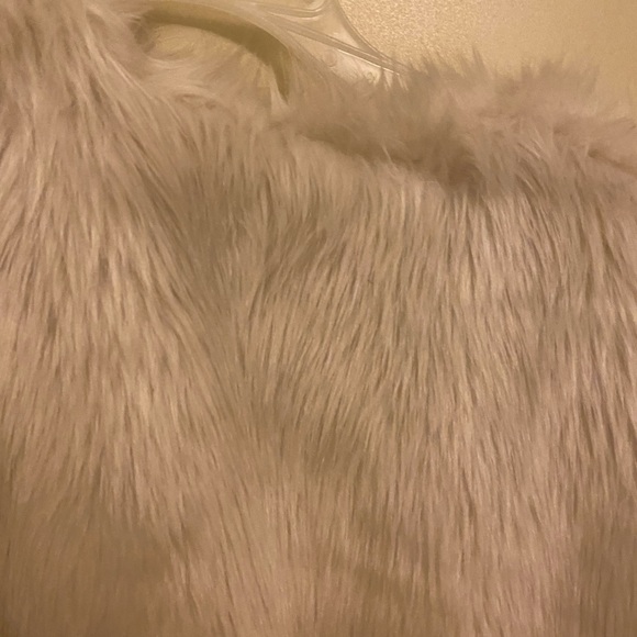 Faux Fur Vest - Picture 2 of 10